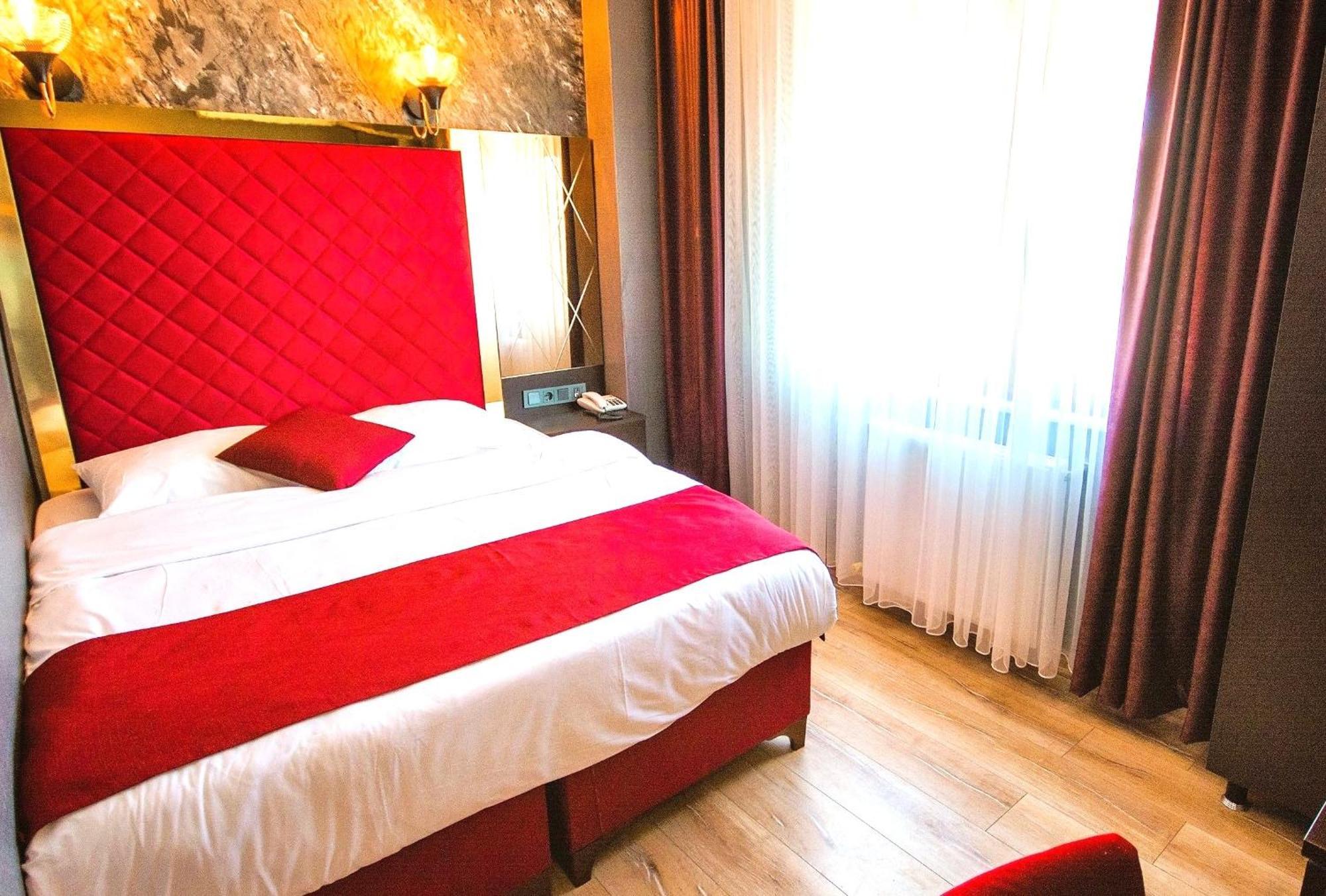 Atesde Dustu Salvara Hotel Istanbul Eksteriør billede
