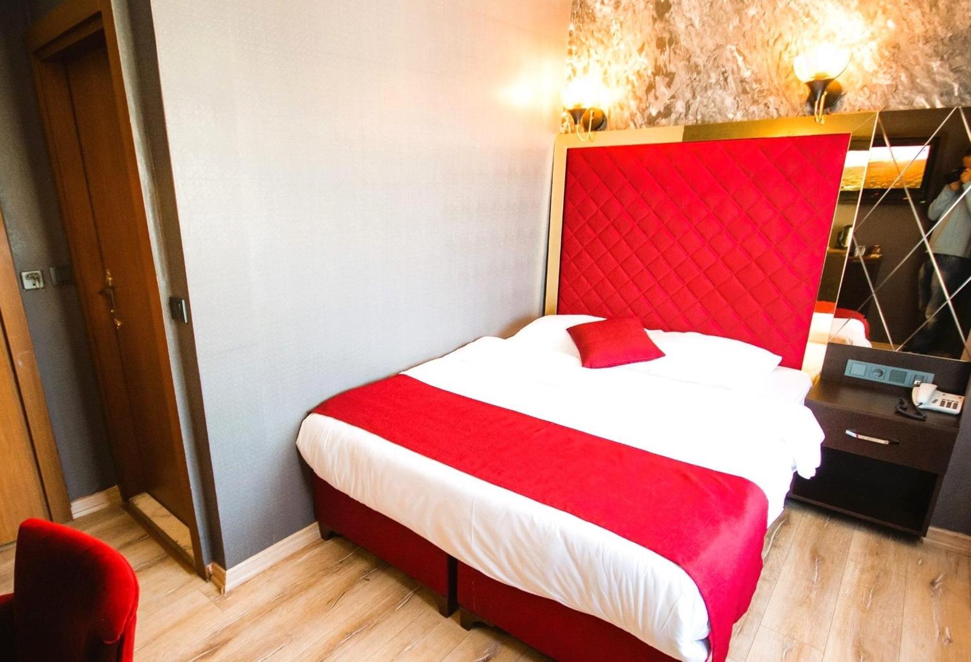 Atesde Dustu Salvara Hotel Istanbul Eksteriør billede