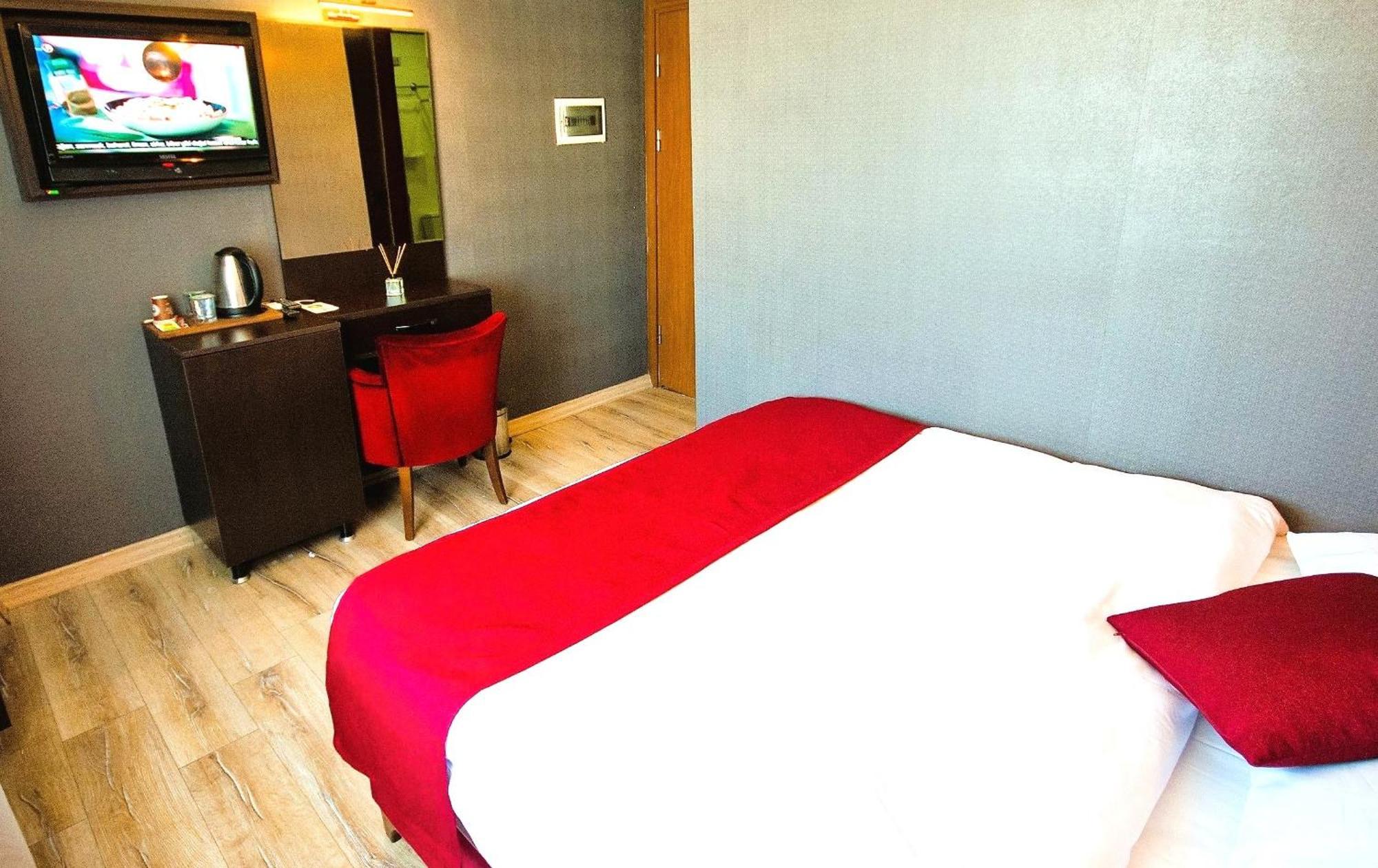Atesde Dustu Salvara Hotel Istanbul Eksteriør billede