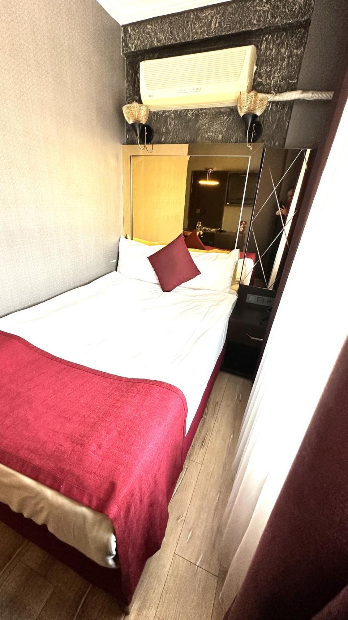 Atesde Dustu Salvara Hotel Istanbul Eksteriør billede